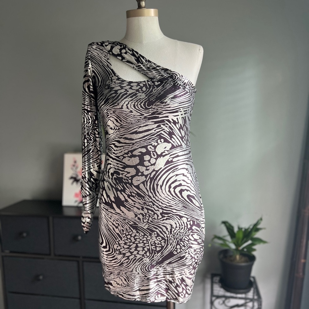 Arden B. Dress Body Con Super Stretch One Arm Dress Size Medium - Picture 2 of 7